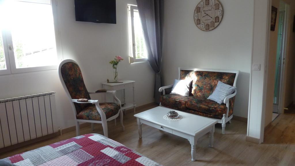 Hotel La Lezardiere La Colle-sur-Loup Zimmer foto
